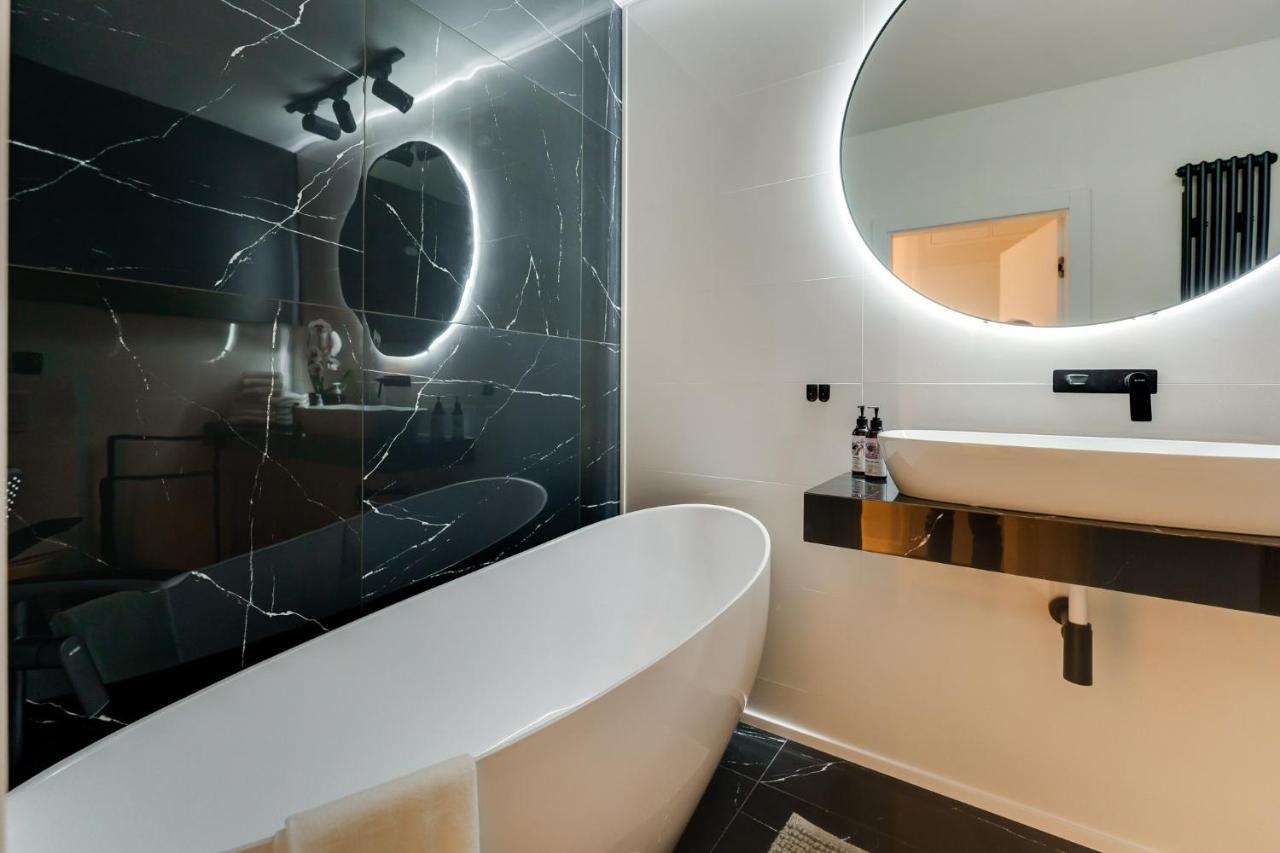 Apartament Deluxe Black Orchid Baltic Concept ジビジノ エクステリア 写真