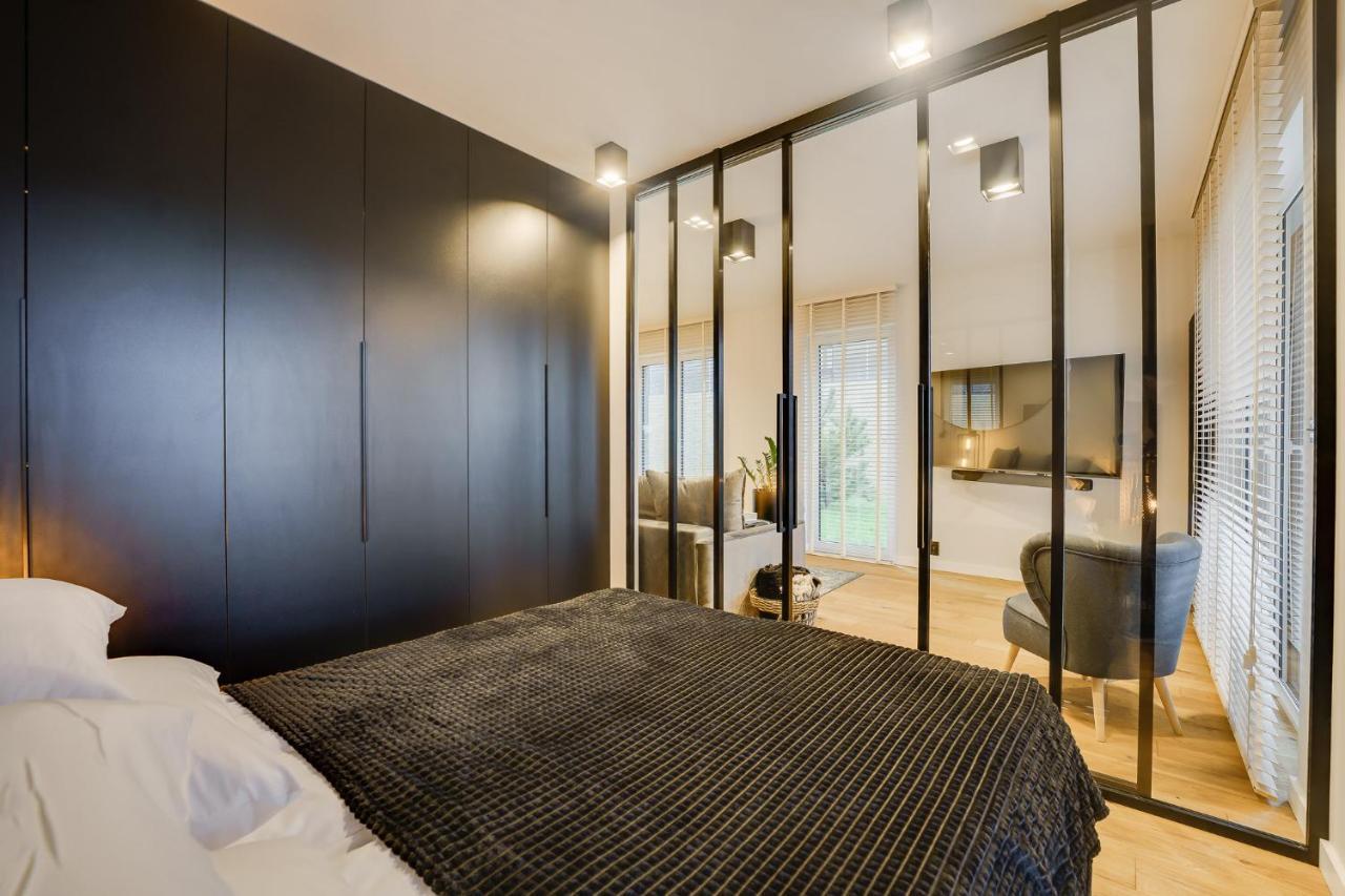 Apartament Deluxe Black Orchid Baltic Concept ジビジノ エクステリア 写真